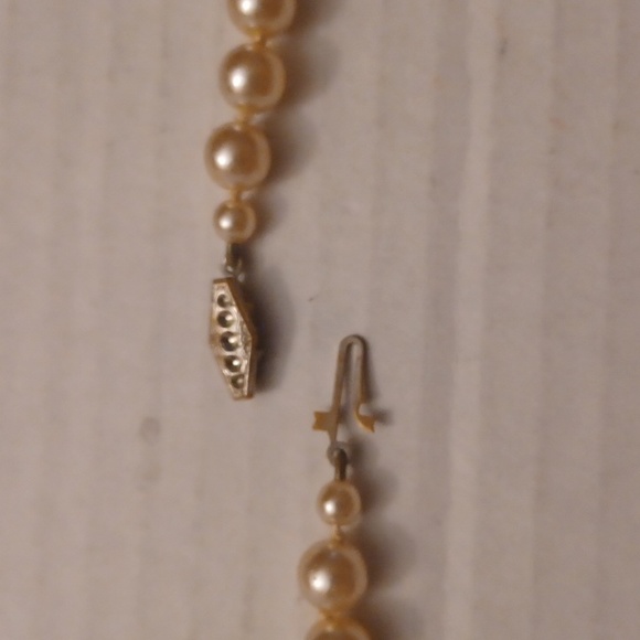 4/$40 Off-White Faux Pearl Necklace - Picture 4 of 4